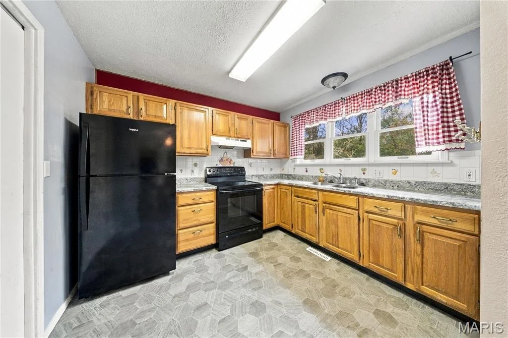 Photo of 300 Greentree Road