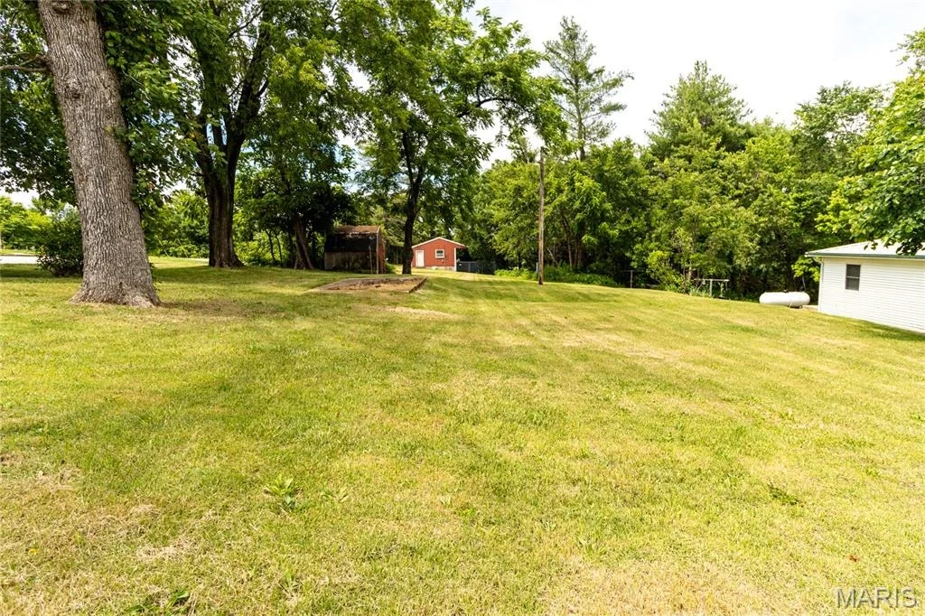 Photo of 304 W 6th Street