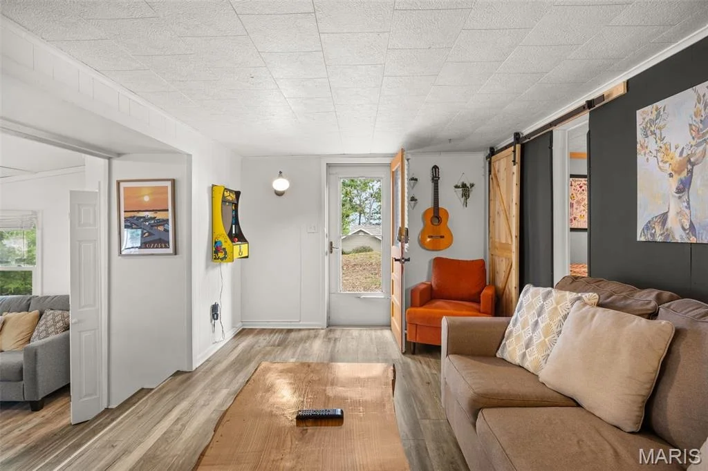 Photo of 33017 Fairglen Road