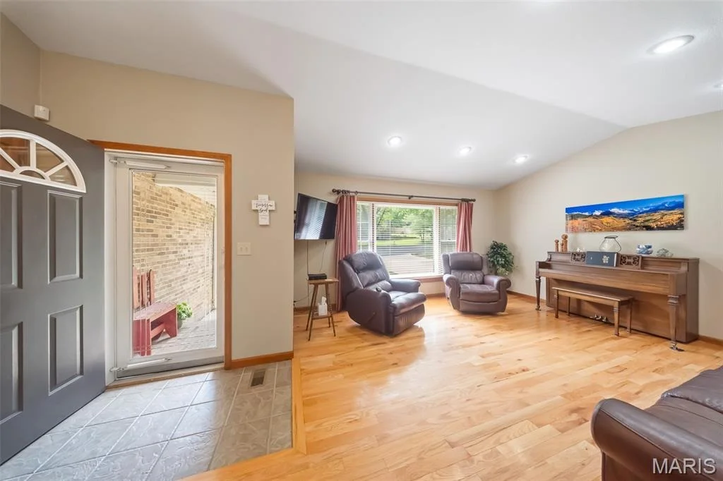 Photo of 905 Cypress Drive