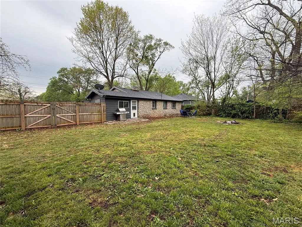 Photo of 3053 W Grand