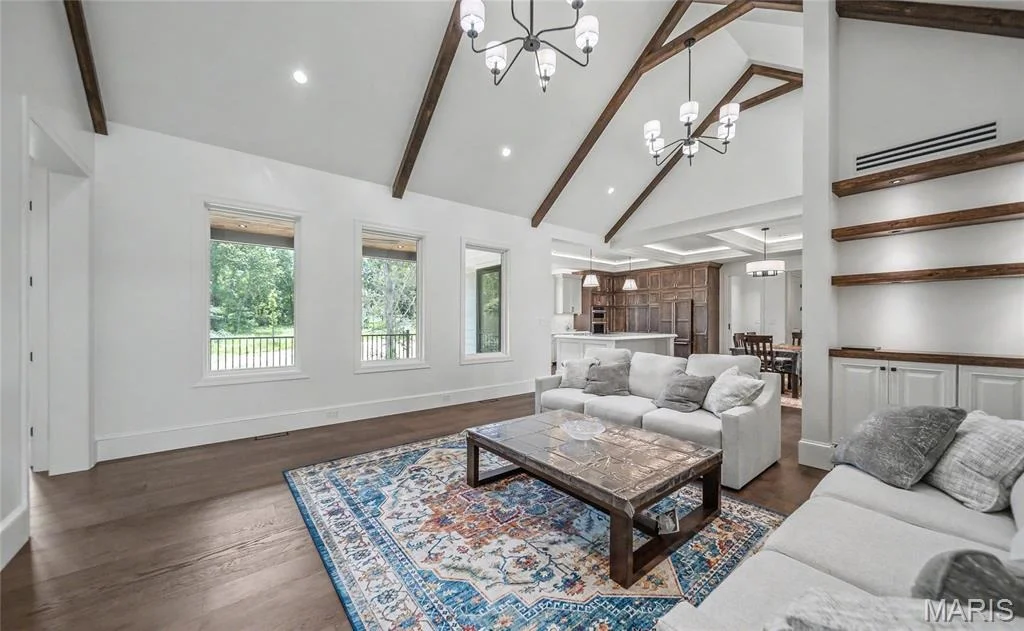 Photo of 604 Winchester Drive