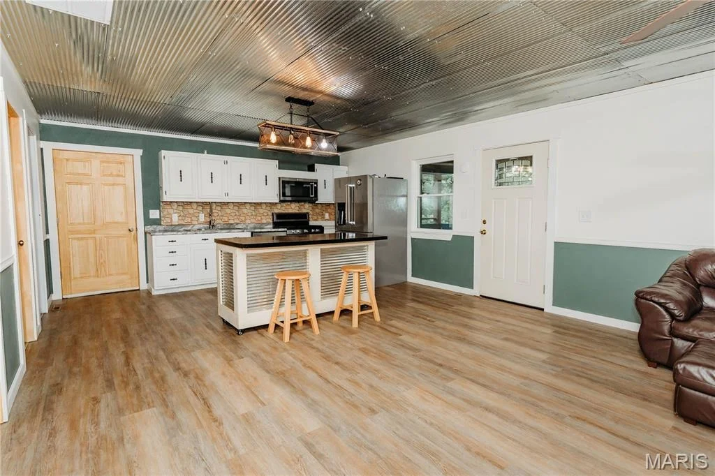 Photo of 21503 Highway 28 W