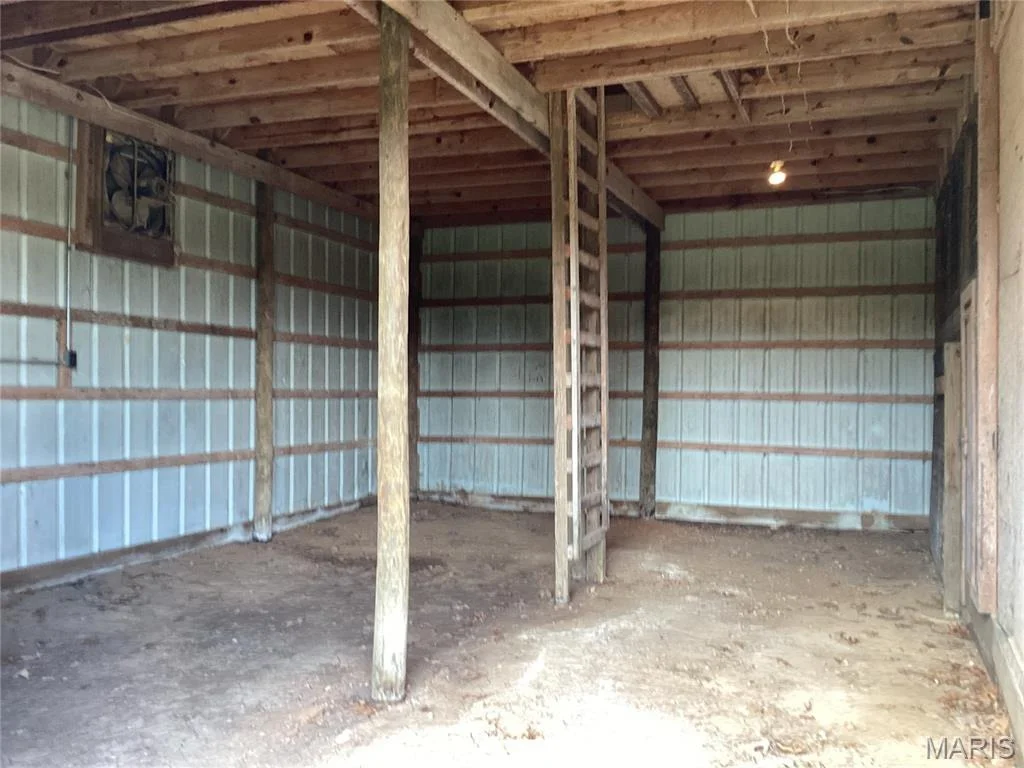 Photo of 1050 Luebbering Road