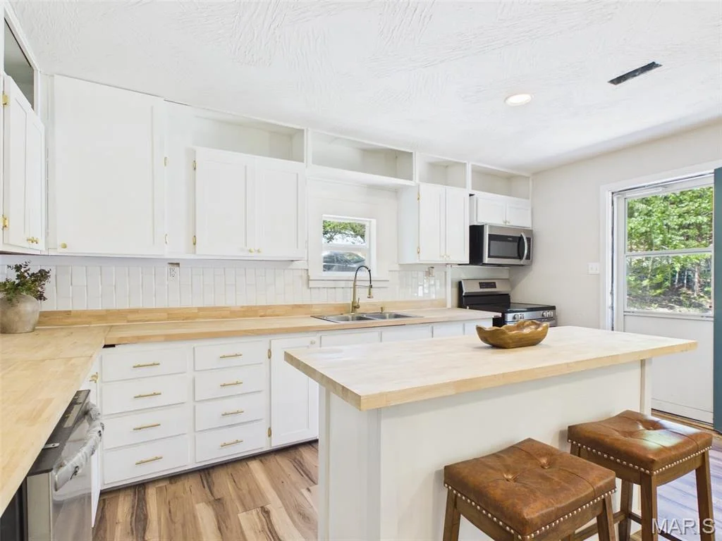 Photo of 21700 Highway Y