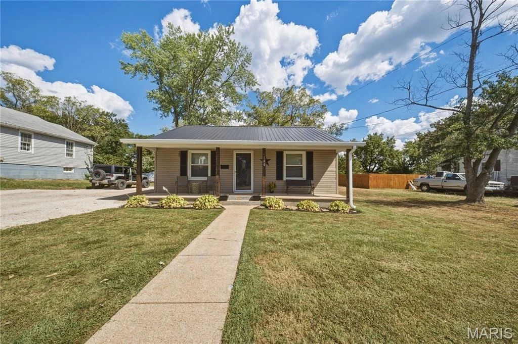Photo of 100 N Pershing Avenue