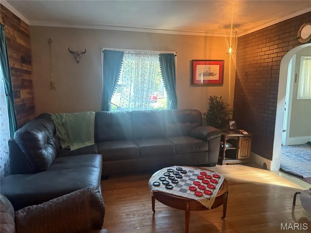 Photo of 1215 Paris Avenue