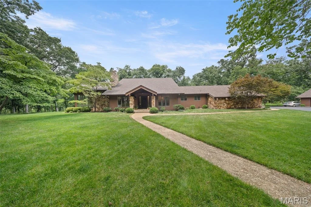 Photo of 511 E Christy Drive