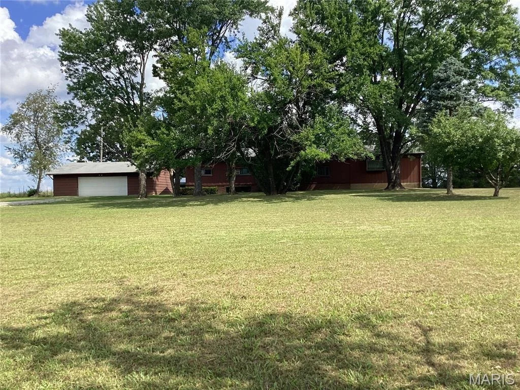 Photo of 1050 Luebbering Road