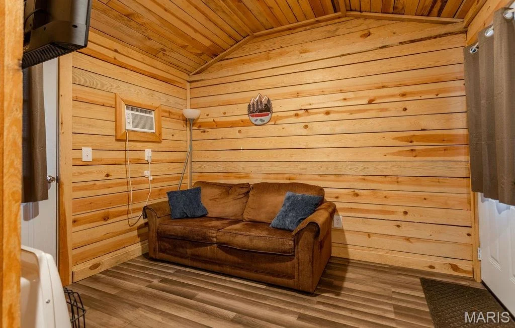 Photo of 17720 County Road 504
