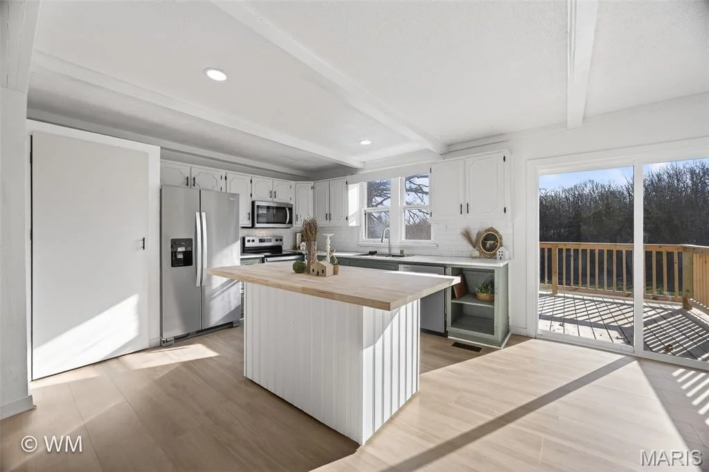 Photo of 16245 Badger Road