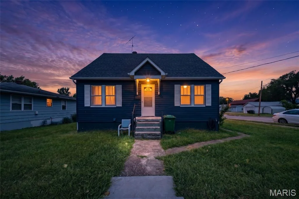 Photo of 109 N Oak Street