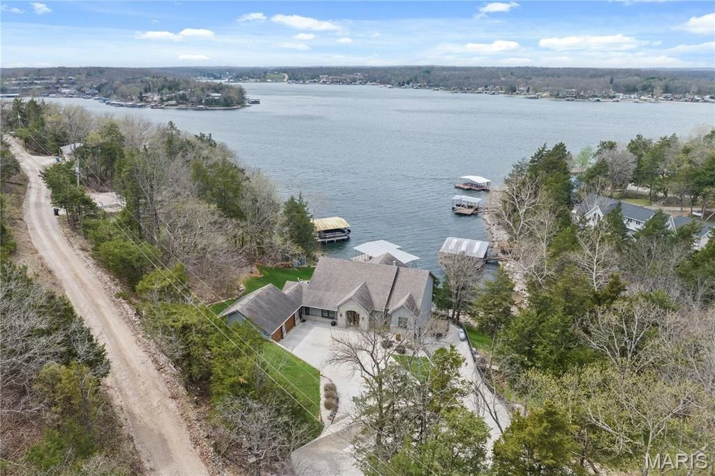 Photo of 18028 Bayview Lane