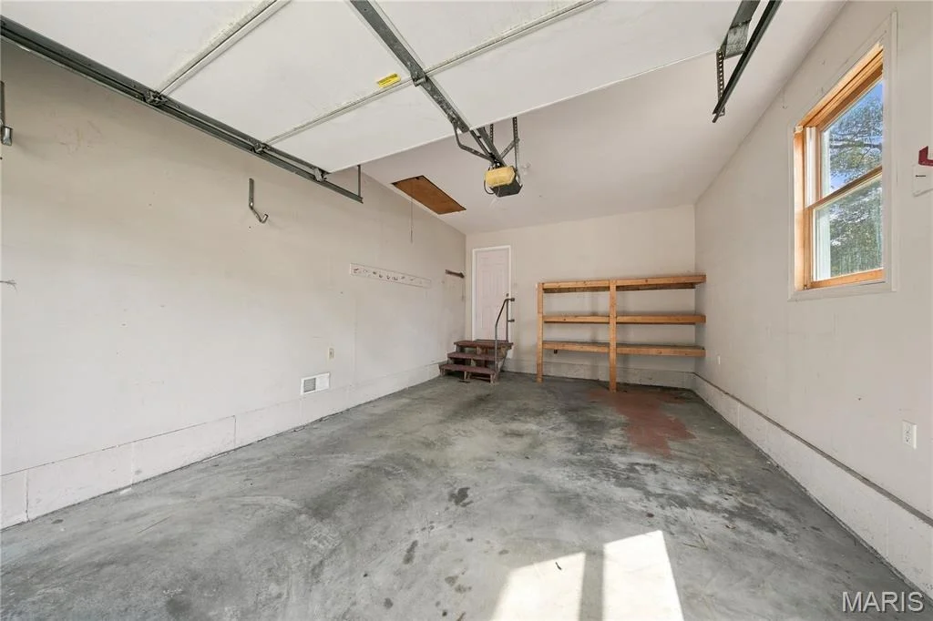 Photo of 300 Greentree Road