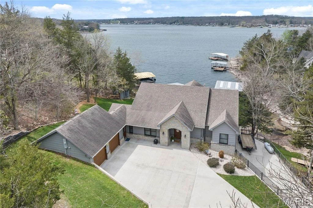 Photo of 18028 Bayview Lane