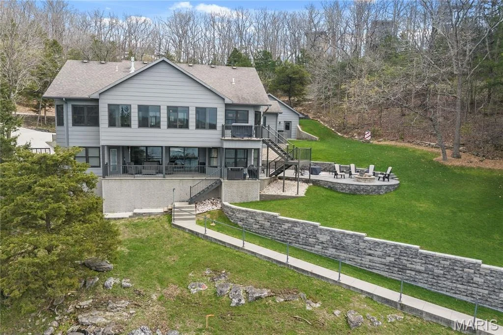 Photo of 18028 Bayview Lane