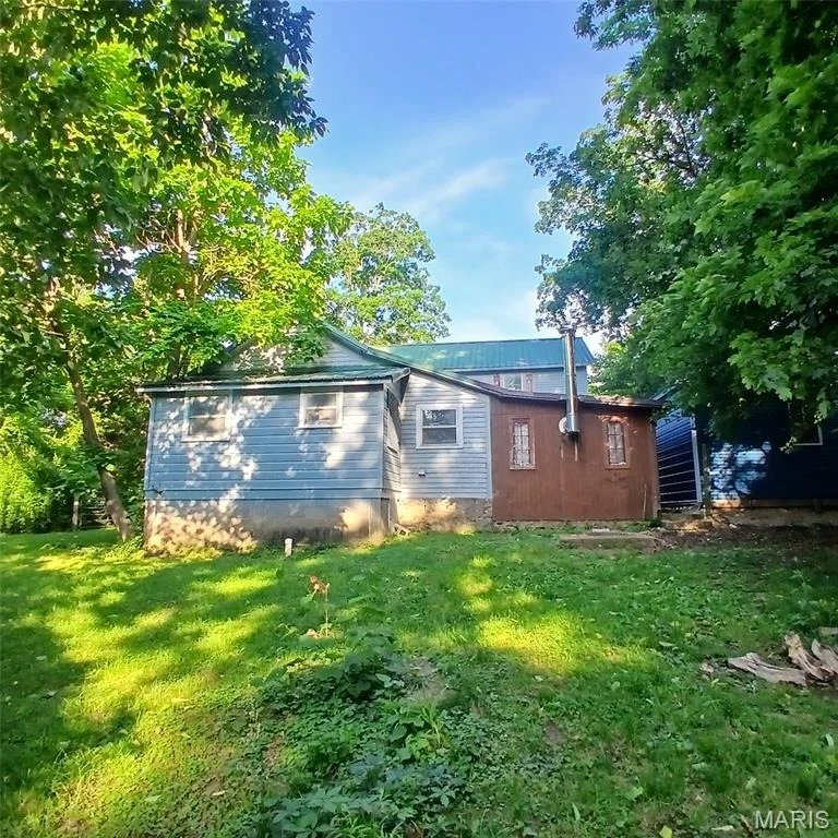 Photo of 111 S College Street