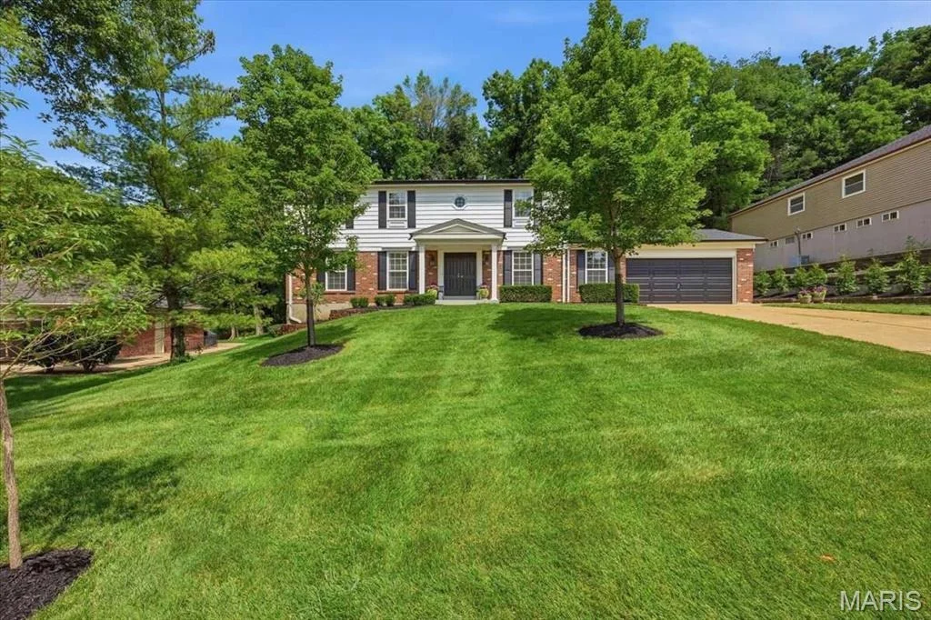 Photo of 2108 Cedaroyal Drive