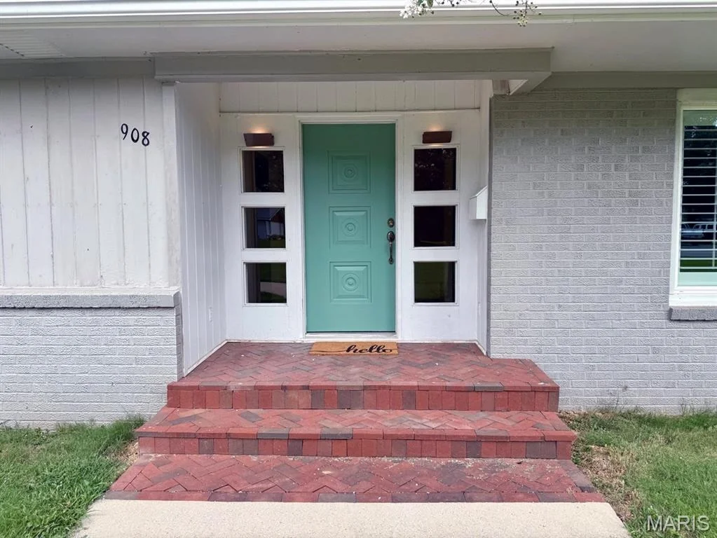 Photo of 908 W Bain Street