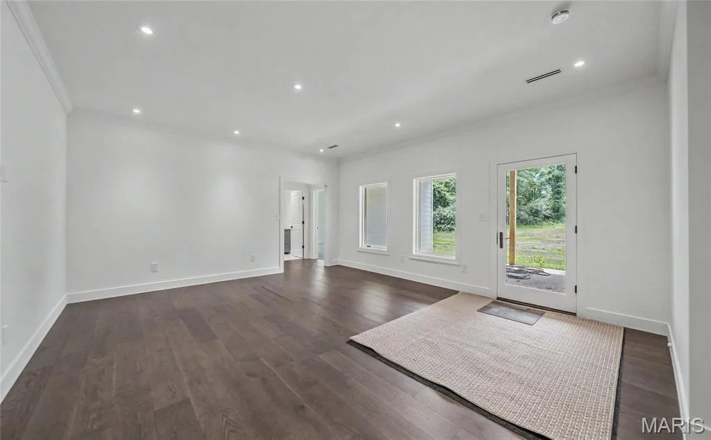 Photo of 604 Winchester Drive