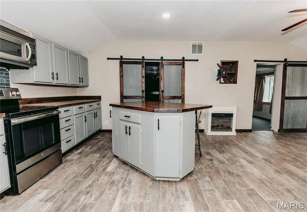 Photo of 40190 Dandelion Road