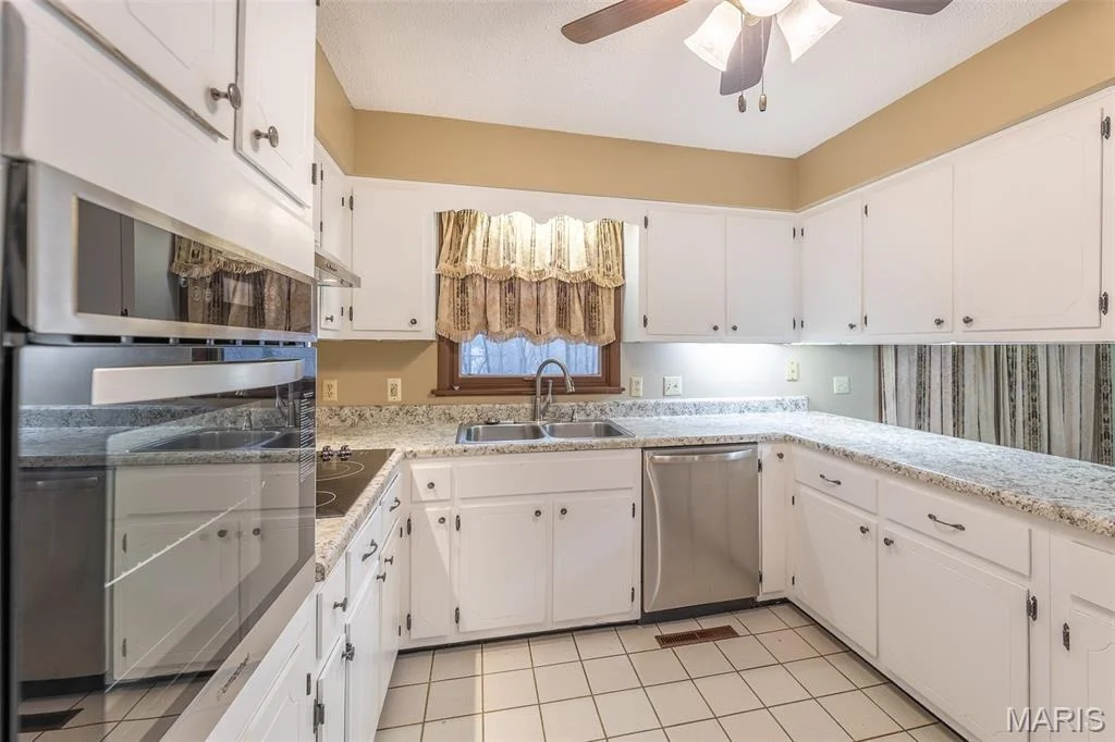 Photo of 2855 Lakeside Drive