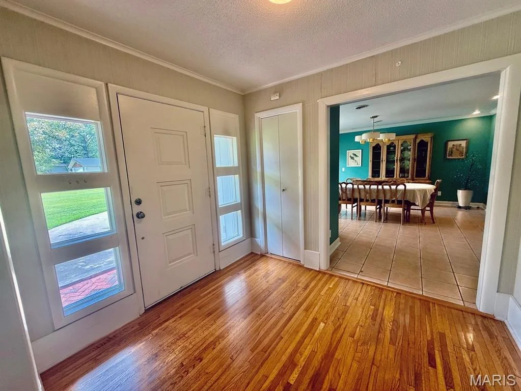 Photo of 908 W Bain Street