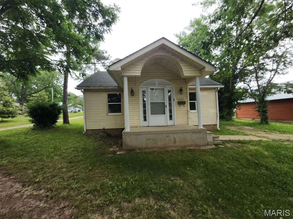 Photo of 600 S Pershing Avenue