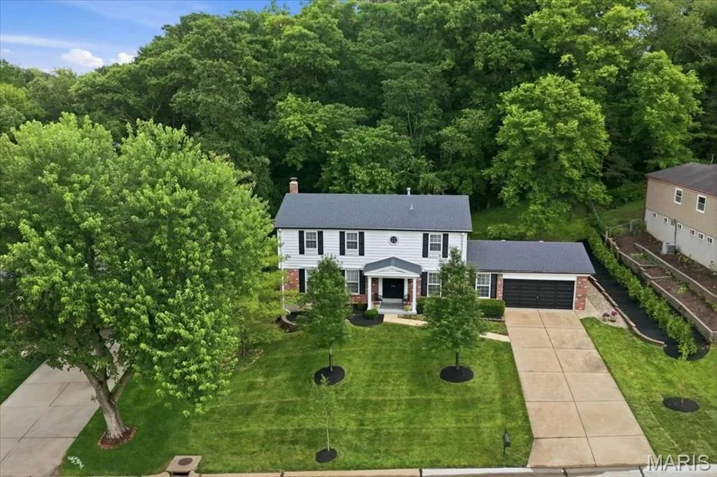 Photo of 2108 Cedaroyal Drive