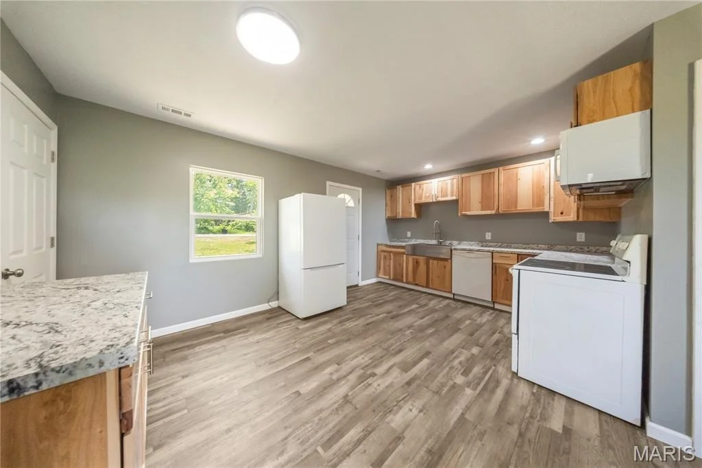 Photo of 1303 E Grand Avenue