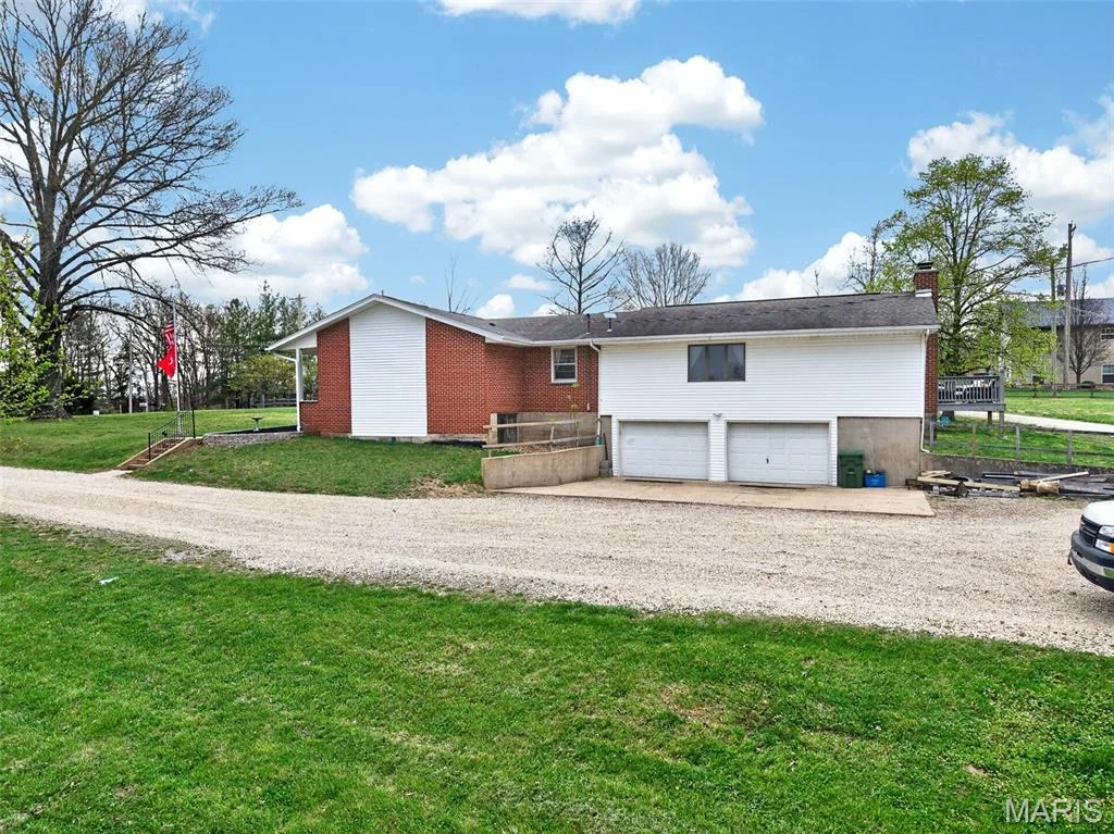 Photo of 1324 Highway O