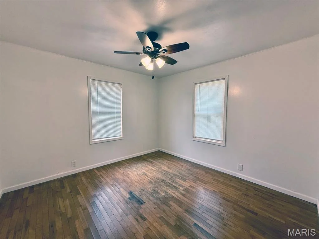 Photo of 328 W Oak Street