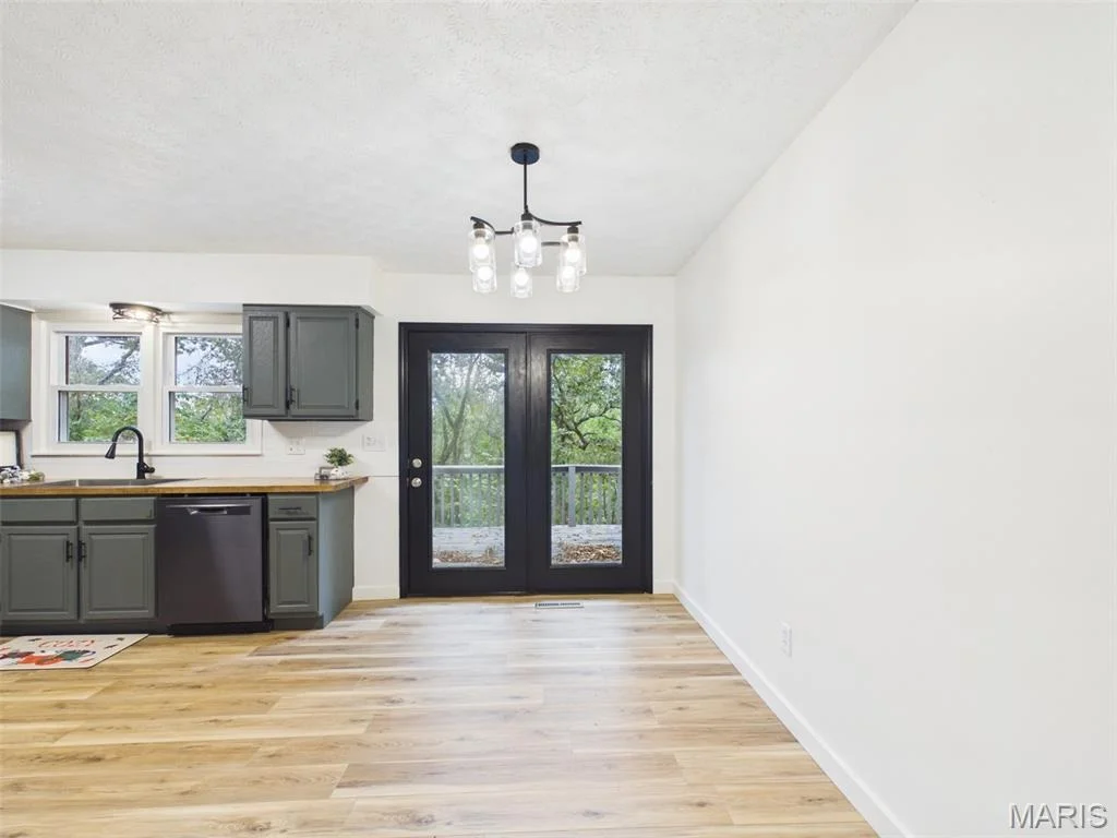 Photo of 608 Sunset Drive