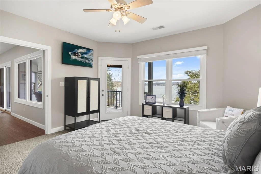 Photo of 18028 Bayview Lane