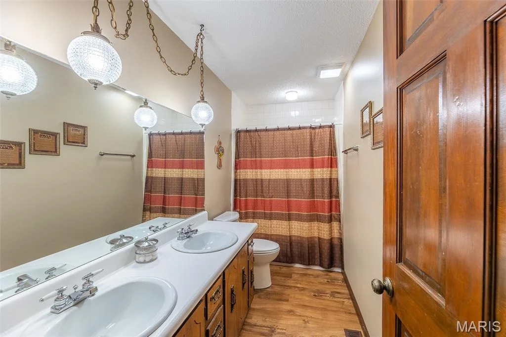 Photo of 2855 Lakeside Drive