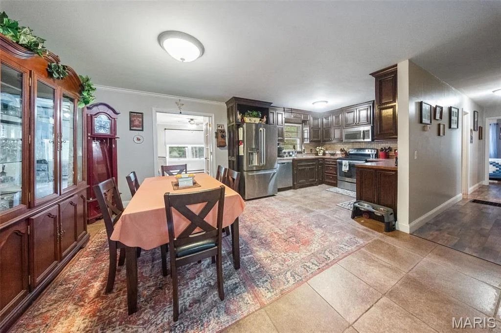 Photo of 435 Forest Lane