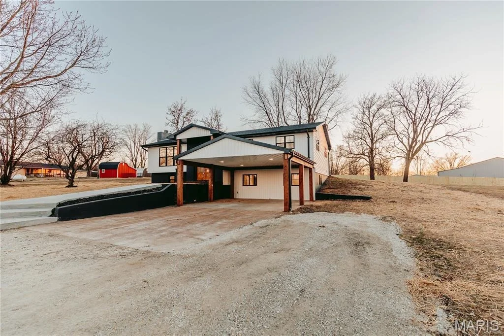 Photo of 30963 Highway 63