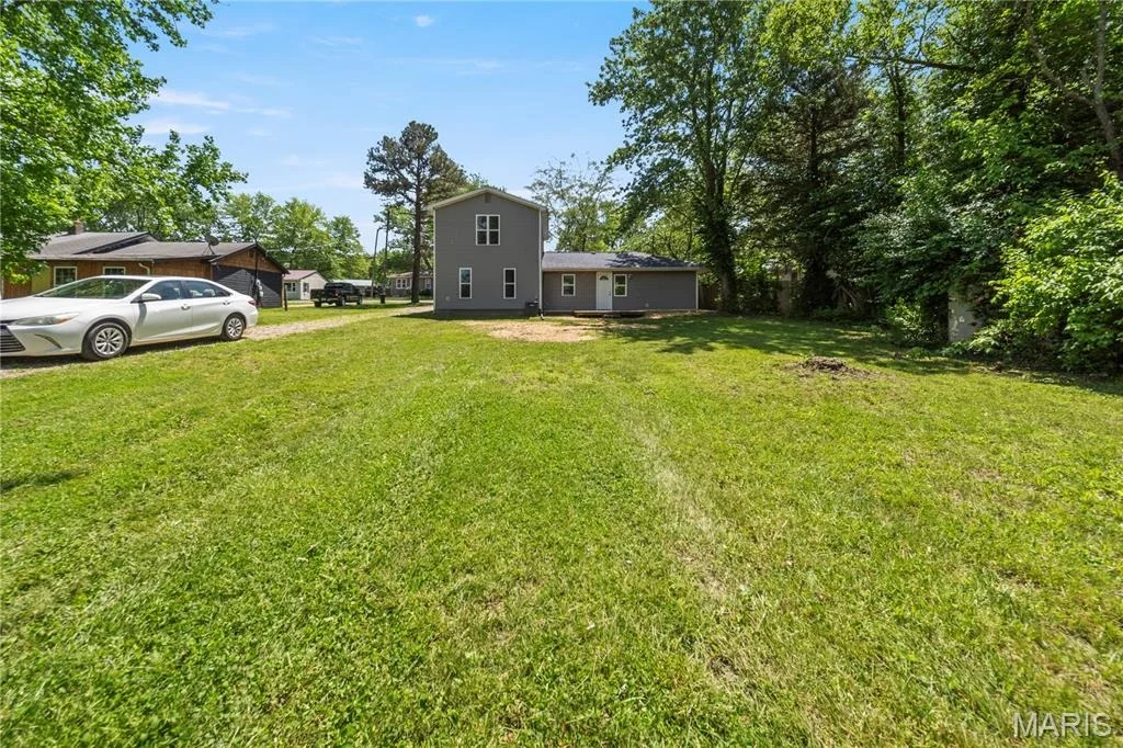 Photo of 1303 E Grand Avenue