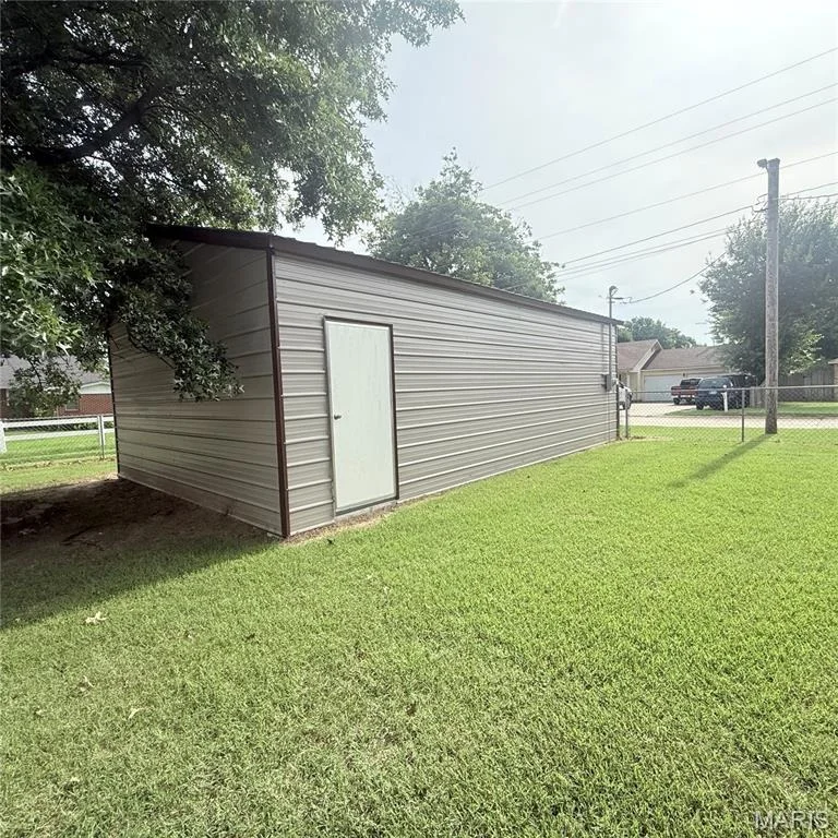 Photo of 1116 Locust Drive