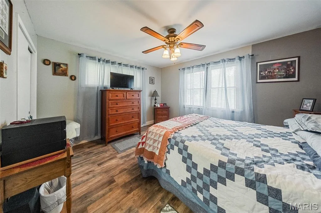 Photo of 435 Forest Lane