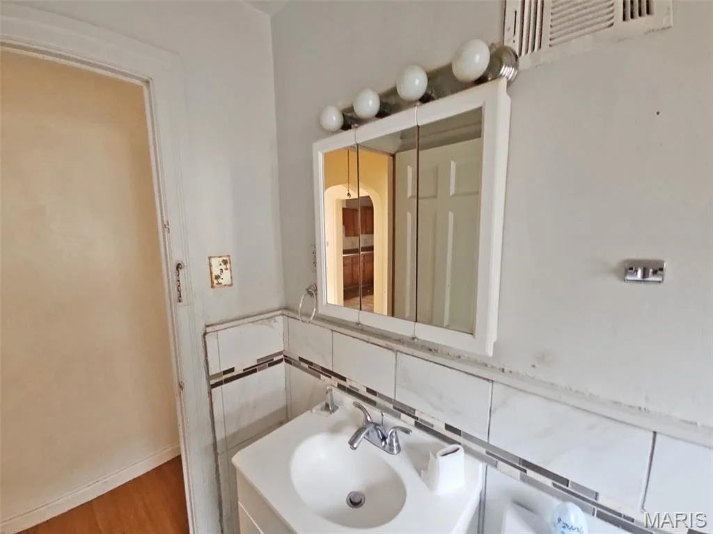 Photo of 8729 Acacia Drive
