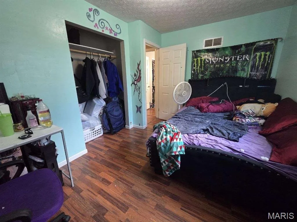 Photo of 25881 Sutherland Lane