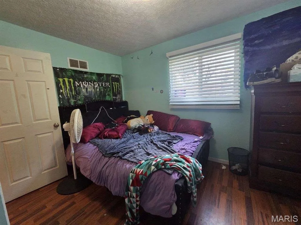 Photo of 25881 Sutherland Lane