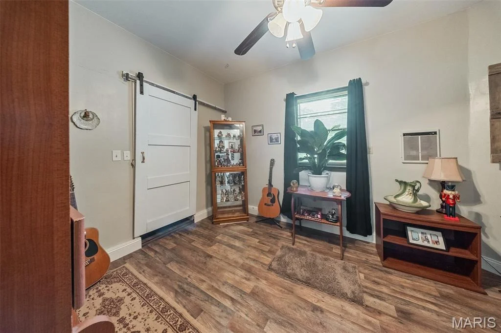 Photo of 435 Forest Lane