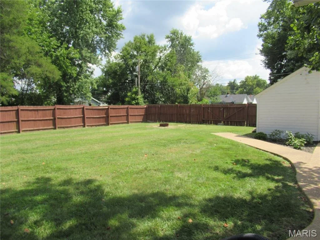 Photo of 230 Maple Street