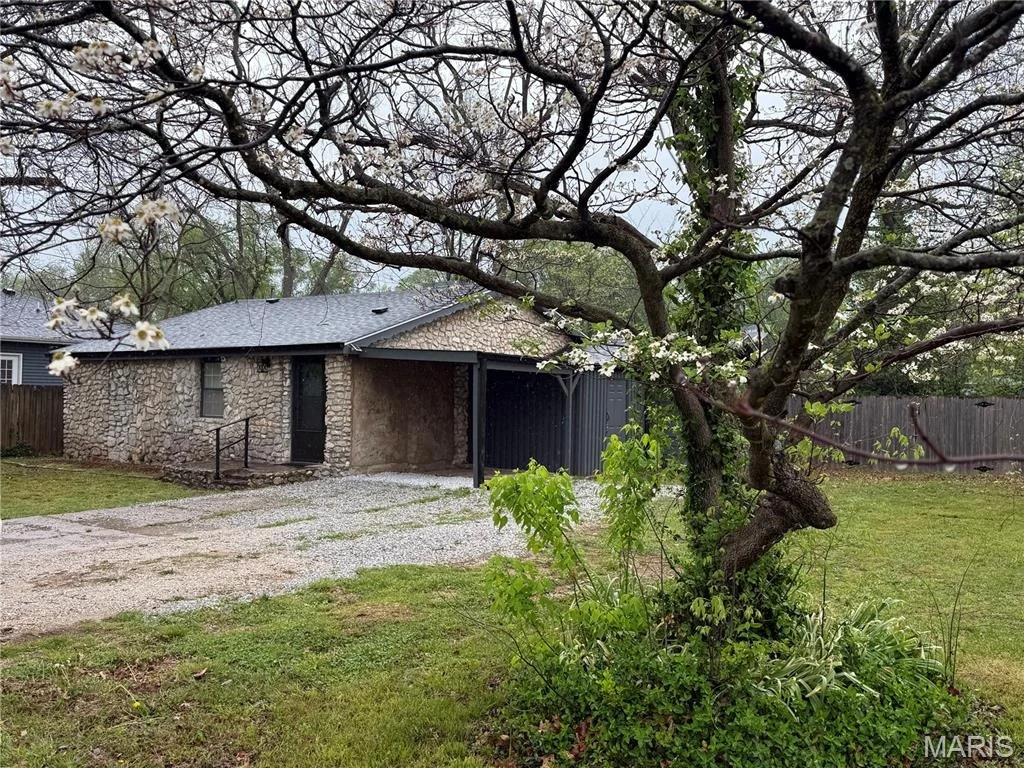 Photo of 3053 W Grand