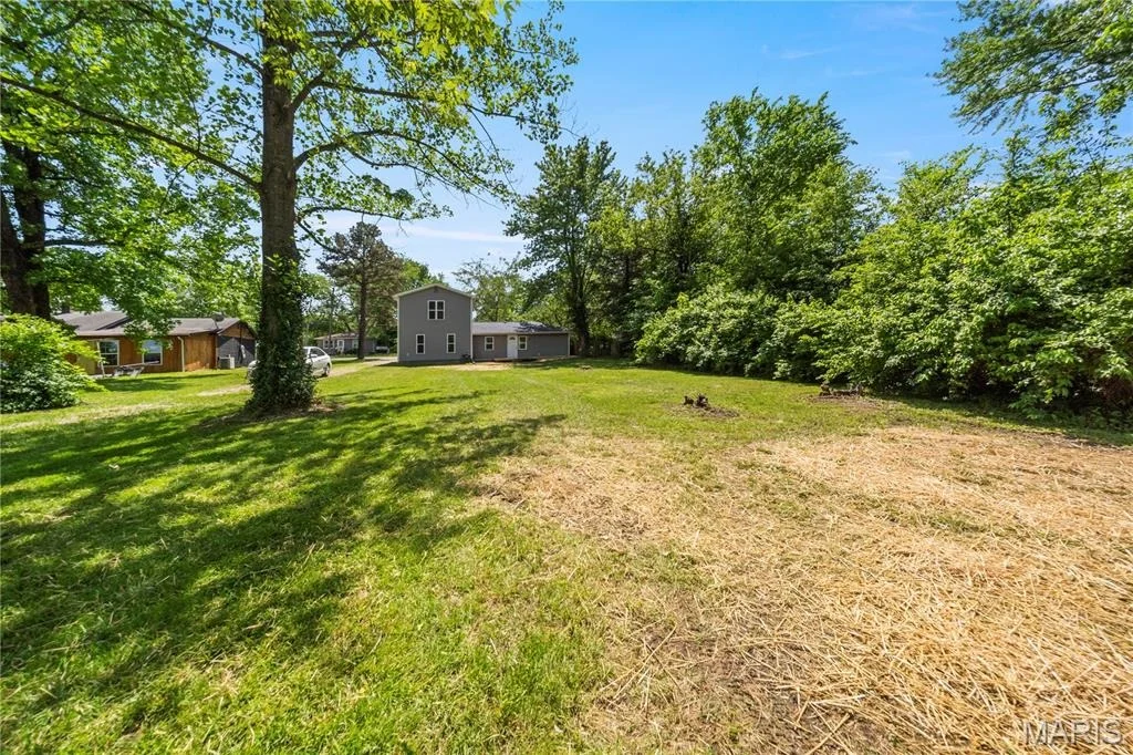 Photo of 1303 E Grand Avenue