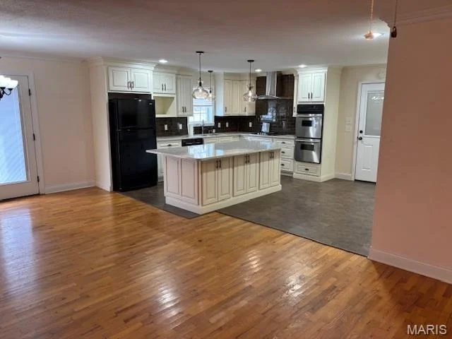 Photo of 39520 Kent Boulevard