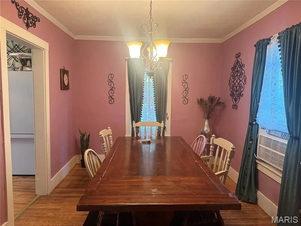 Photo of 1215 Paris Avenue