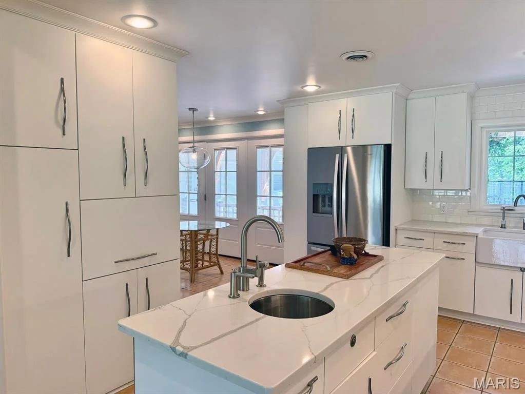 Photo of 908 W Bain Street